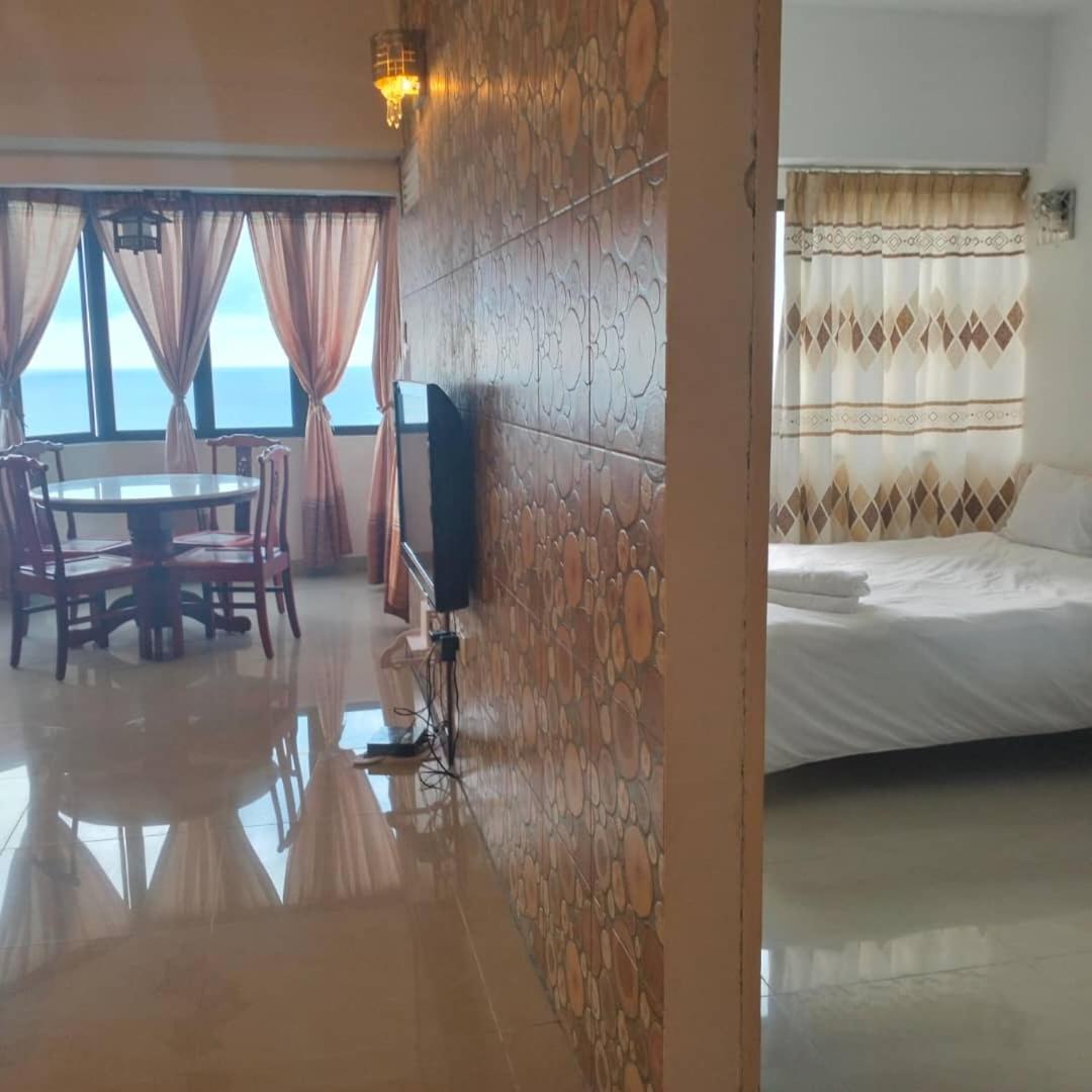 Appartamento Sri Sayang Pearl View Batu Ferringhi Esterno foto