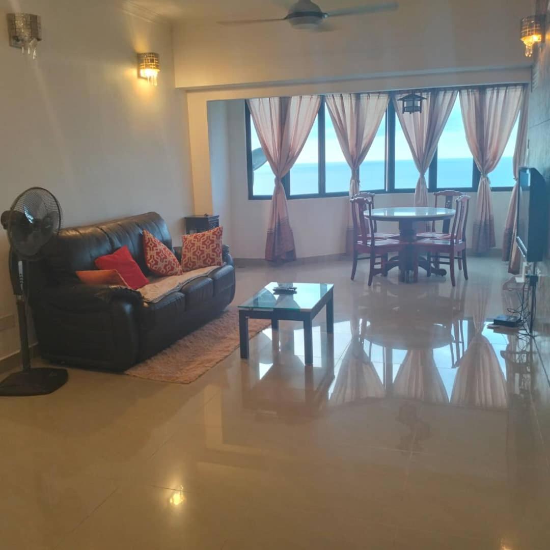 Appartamento Sri Sayang Pearl View Batu Ferringhi Esterno foto
