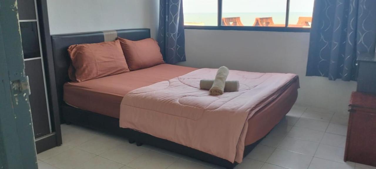 Appartamento Sri Sayang Pearl View Batu Ferringhi Esterno foto